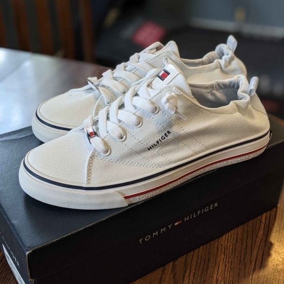 tommy hilfiger odesi